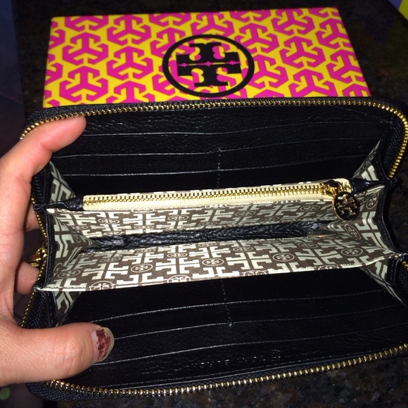Tory burch black leather wallet - Picture 2 of 4
